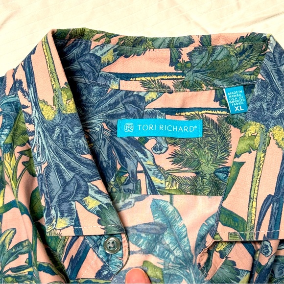 Tori Richard short sleeved button up - Picture 2 of 5